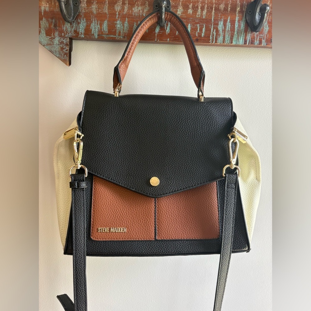 Steve Madden Women's Purse with Gold-Tone Hardware Shoulder Strap‎ And Handle